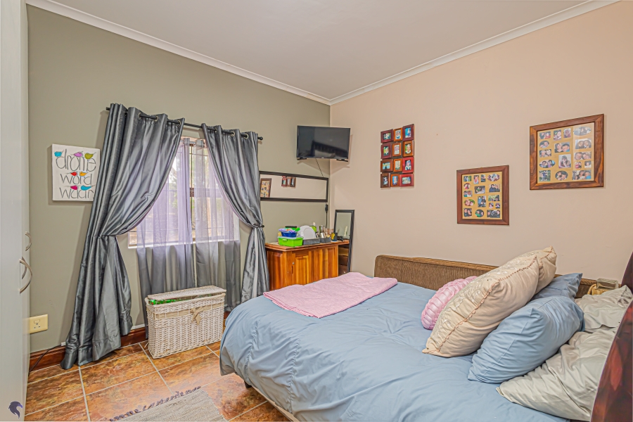 4 Bedroom Property for Sale in Myburgh Park Western Cape